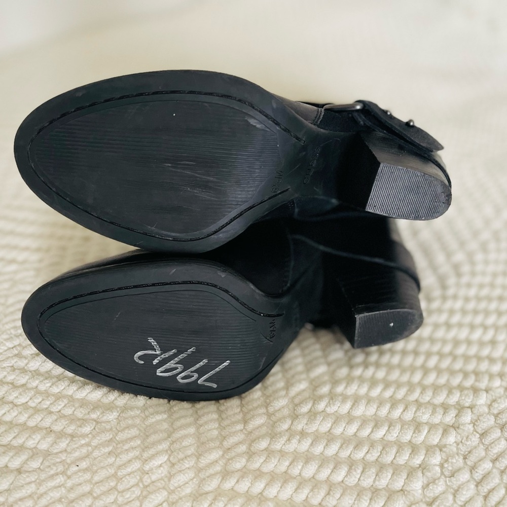 Guess Black Strap Booties - Picture 6 of 6